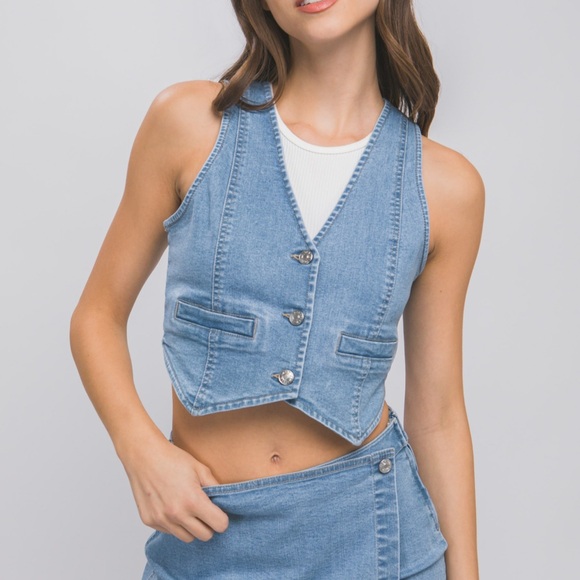 ShopEvelynne Jackets & Blazers - 44 Fabulous jeans Buttoned Vest Top Jacket